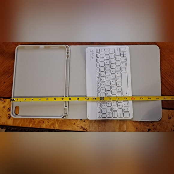 ⌨️ Wireless Keyboard Case - Picture 10 of 12